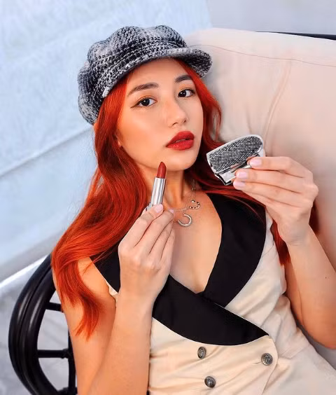 Calista Cuaca (sinh năm 1998 tại Singapore) là nữ rich kid có ảnh hưởng trên mạng xã hội.