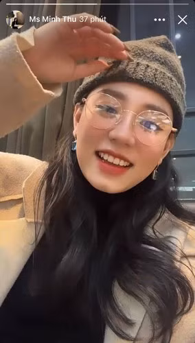 Minh Thu bất ngờ trở thành hiện tượng mạng được nhiều người chú ý chỉ sau một đêm nhờ livestream dạy kiến thức Vật Lý.