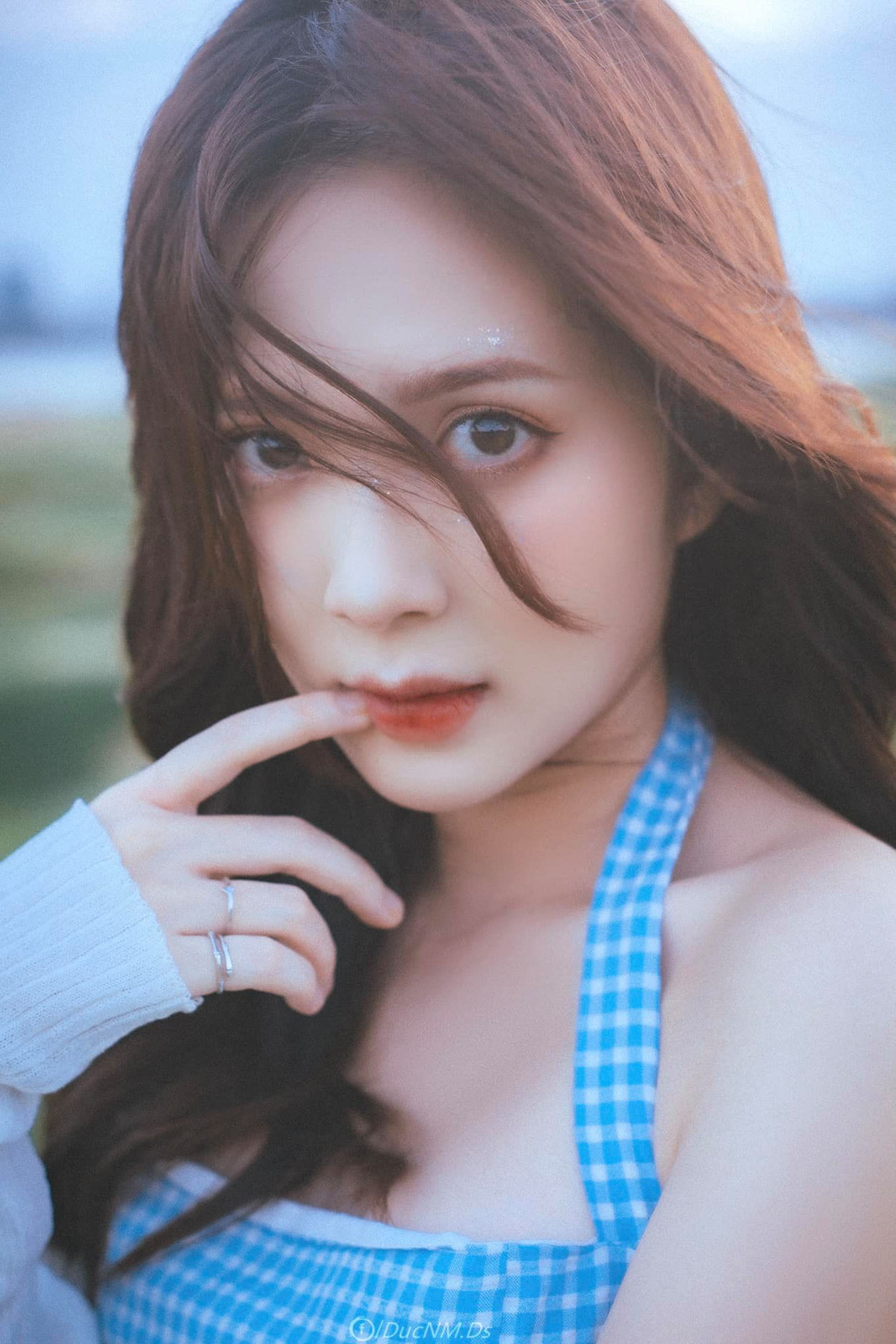 Dù chỉ sở hữu chiều cao khiêm tốn 1m53 nhưng Nguyễn Hoàng Ngọc Huyền lại có lợi thế về gương mặt sáng cũng như vẻ đẹp mong manh.