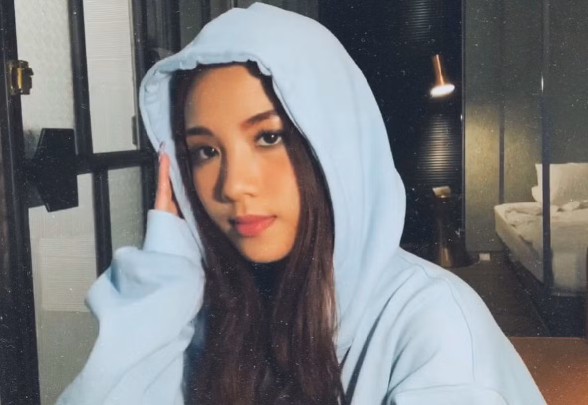 Hình ảnh Trúc Anh đăng tải trên trang cá nhân khiến dân tình không thể rời mắt.