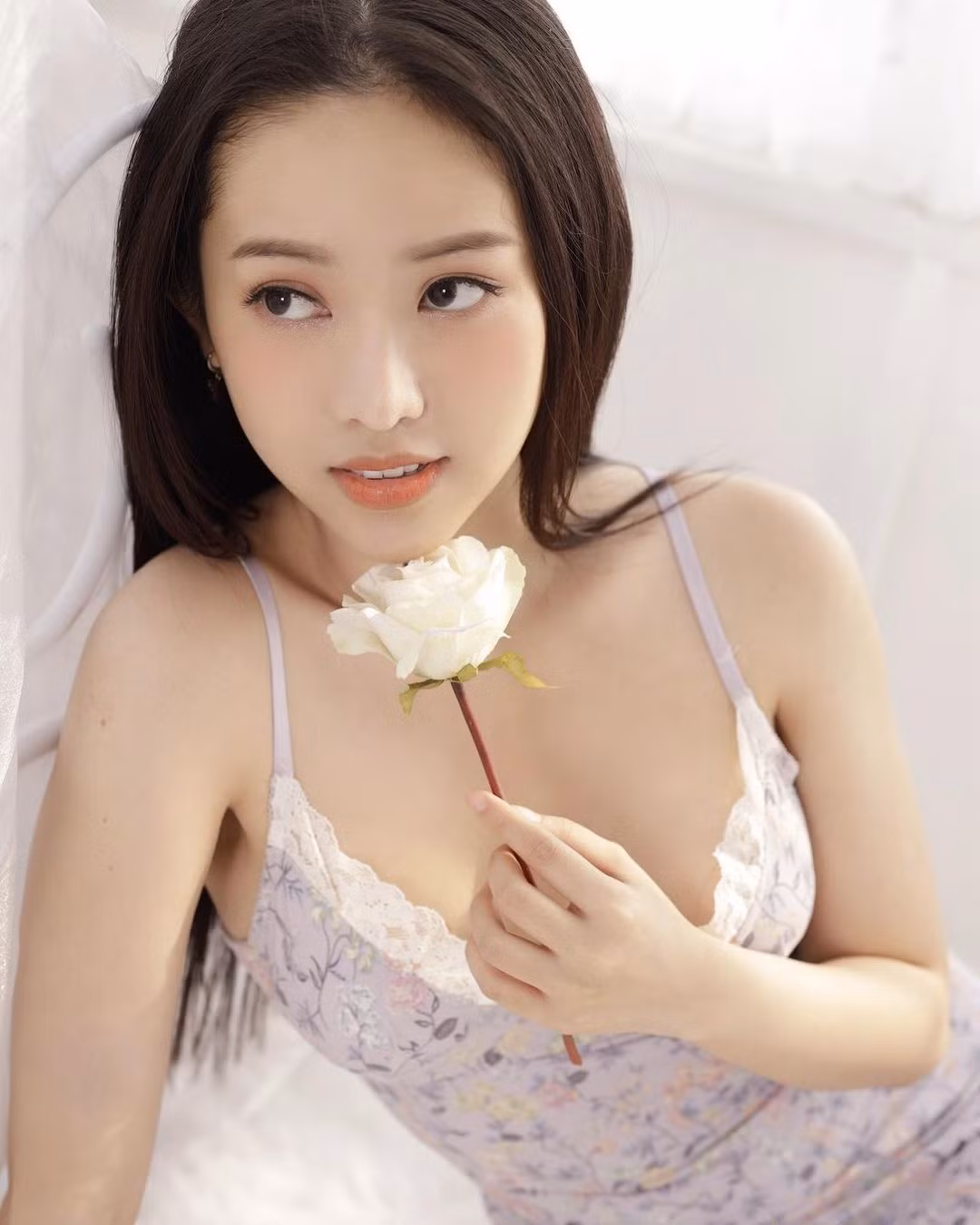 Sau nhiều năm lên Sài Gòn lập nghiệp, Thúy Vi đã mua được nhà tiền tỷ, xế hộp sang trọng.