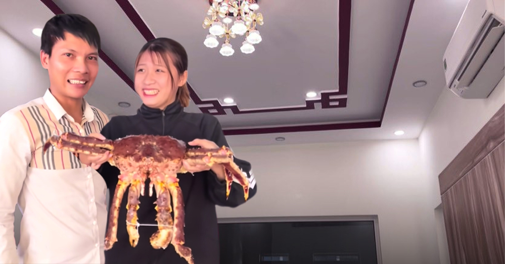 Những video clip của Lộc Fuho đăng tải thường là những video ghi cảnh anh chàng đang làm công việc của một thợ làm hồ, xây nhà, đập bê tông, trét vữa,..