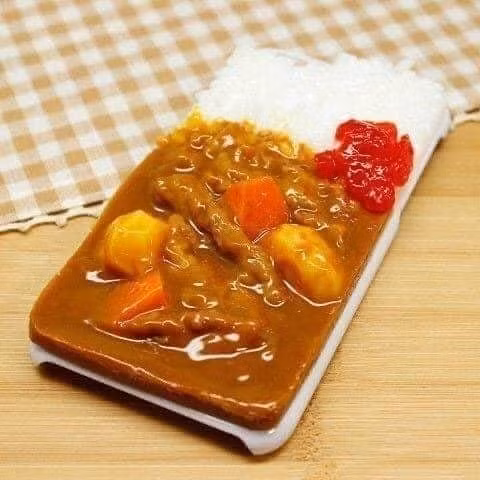 Từ đồ sống, đồ chín, món ăn nhanh đều được tạo thành ốp lưng điện thoại dễ dàng.