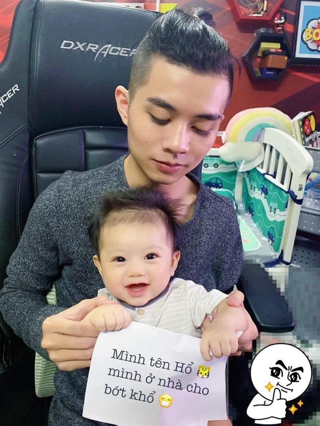 Trào lưu mùa dịch "Tên hay dịch bay" nhanh chóng trở thành một trend vui vẻ, thu hút sự tham gia của rất nhiều người, đủ mọi lứa tuổi.