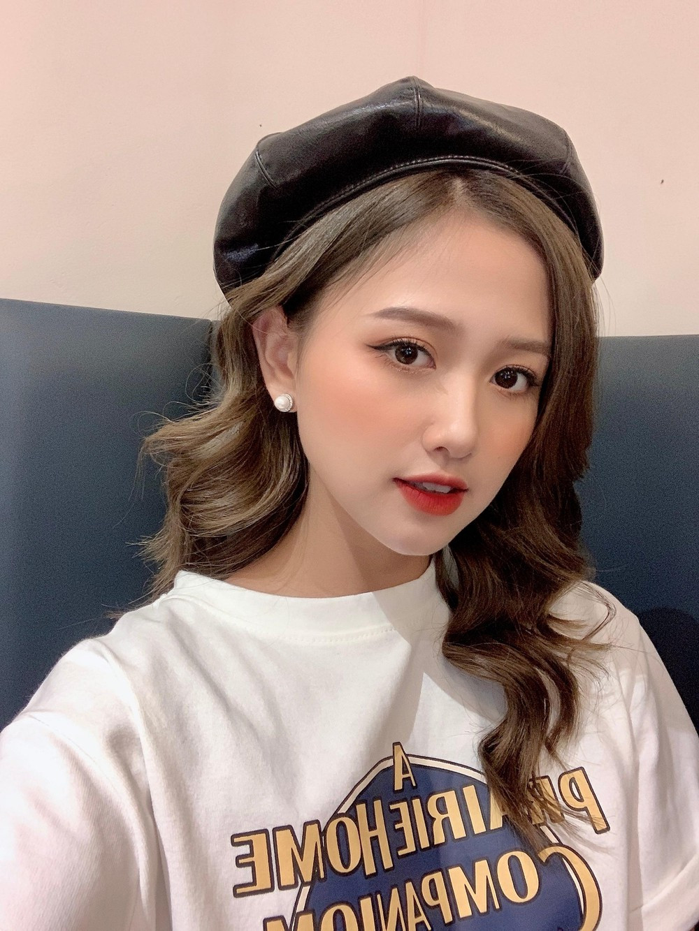 Cô luôn cố gắng để thay đổi và hoàn thiện bản thân mỗi ngày, hướng tới hình ảnh một cô gái hoàn hảo.