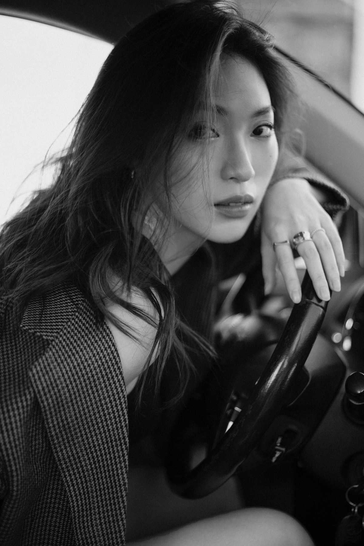 Năm 2021 được coi là năm thành công trong sự nghiệp của "hot girl 7 thứ tiếng" Khánh Vy khi cô được lựa chọn làm MC của Đường lên đỉnh Olympia, thay thế MC Diệp Chi.