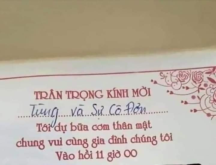 Những tấm thiệp cưới với nội dung hài hước được chia sẻ trên nhiều diễn đàn đã thu hút sự chú ý của mọi người người. Đặc biệt nội dung được ghi trên đó chính là điểm ấn tượng mà chỉ dân F.A mới hiểu được.