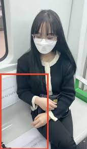 Đoạn clip chỉ sau 12 giờ đăng tải đã nhận hàng trăm ngàn lượt xem. Cư dân mạng đều để lại bình luận tỏ thái độ cáu gắt trước hành động vô ý thức của hai TikToker. Ảnh: Tổng hợp