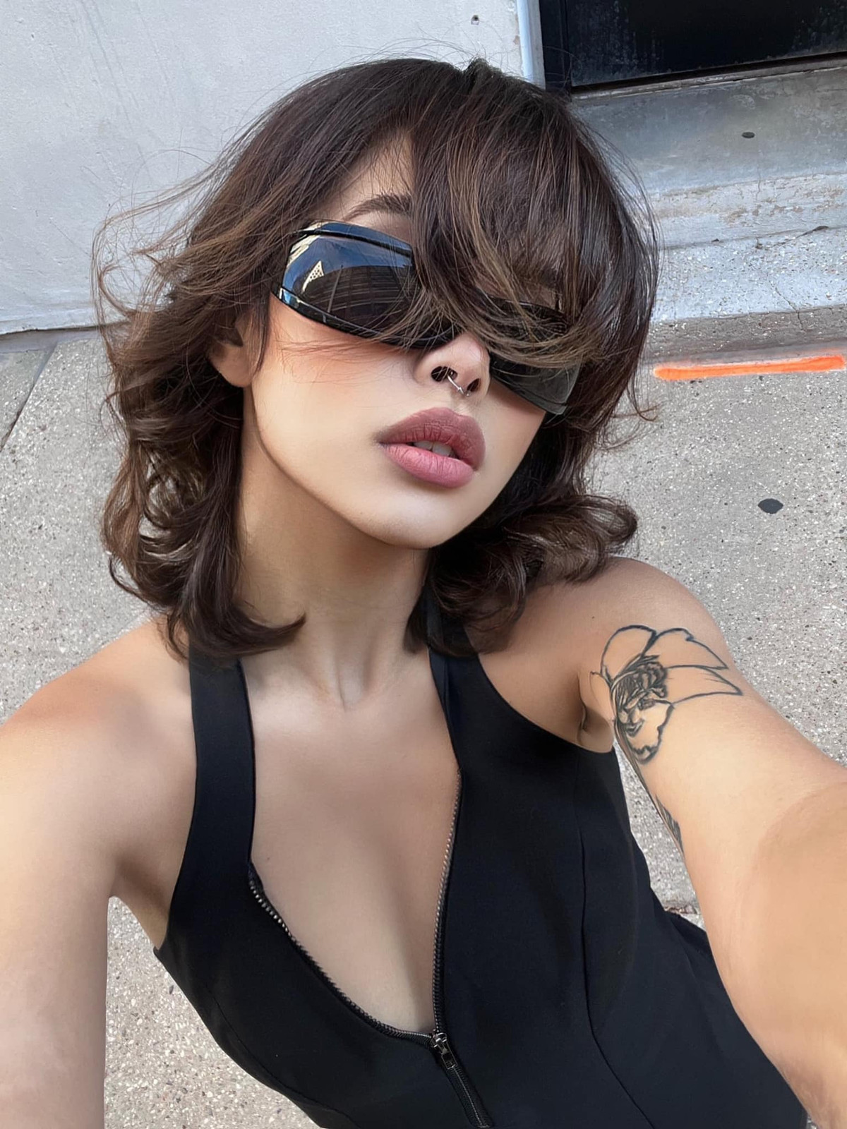 Nina cao 1m67, nặng 50kg và số đo 3 vòng hiện nay là 85-61-98.