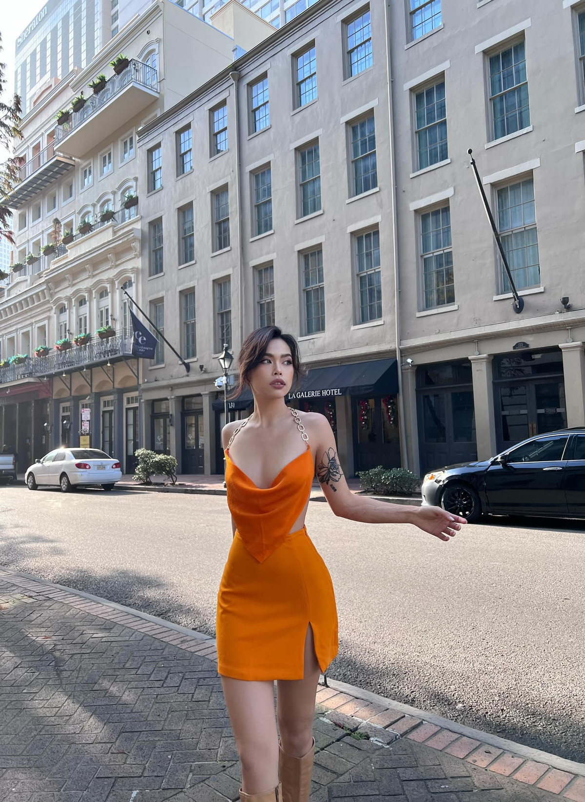 Nina được cộng đồng mạng Việt Nam biết đến bởi vẻ đẹp lai ấn tượng, body săn chắc, làn da nâu nóng bỏng và phong cách thời trang quyến rũ.