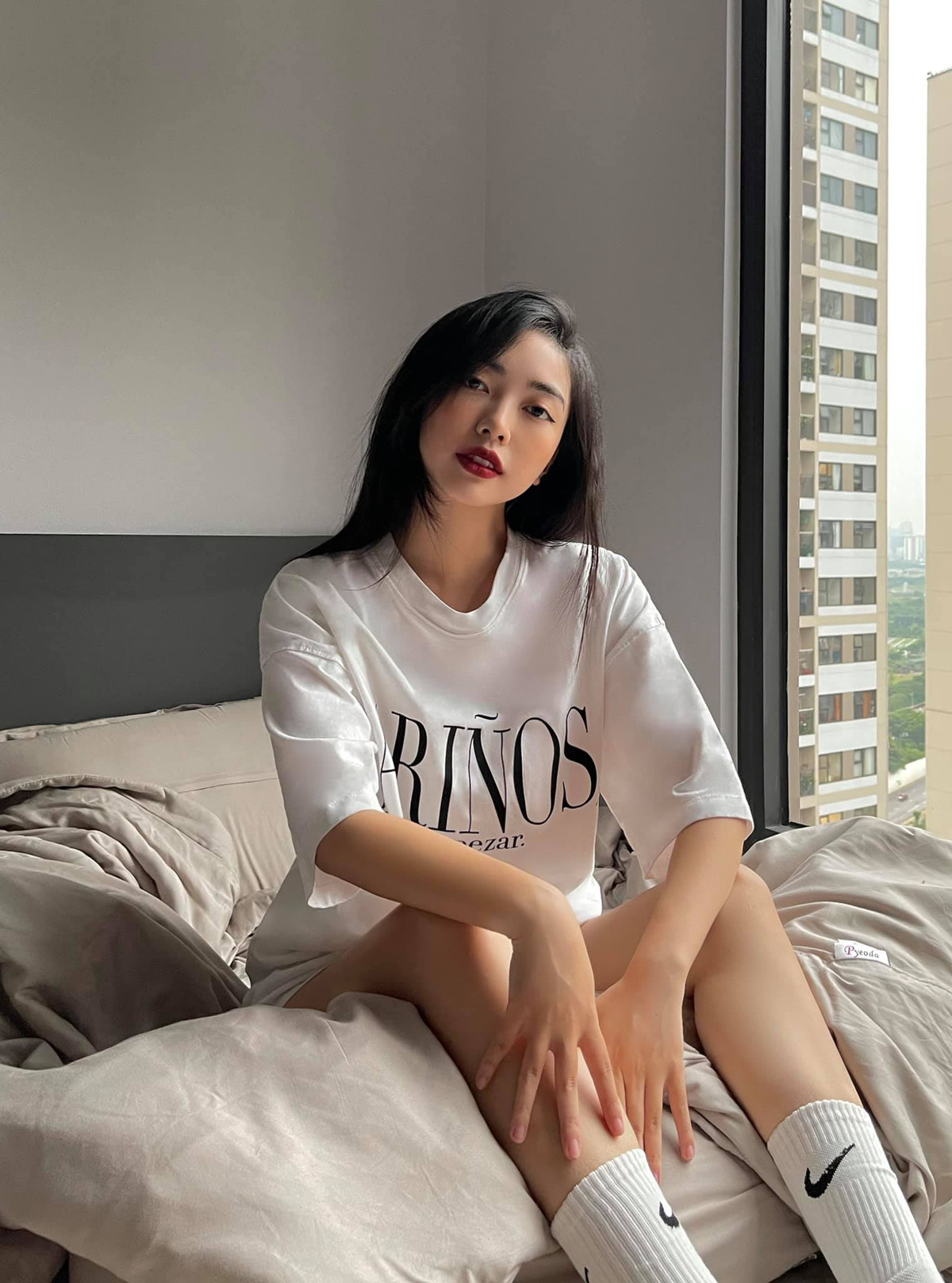 Trước đó, tiền đạo quê Phú Thọ đã nhiều lần khoe được bạn gái tự tay nấu ăn, tiếp tế trong những lần tập trung cùng tuyển Việt Nam và thời gian sinh hoạt ở CLB SHB Đà Nẵng.