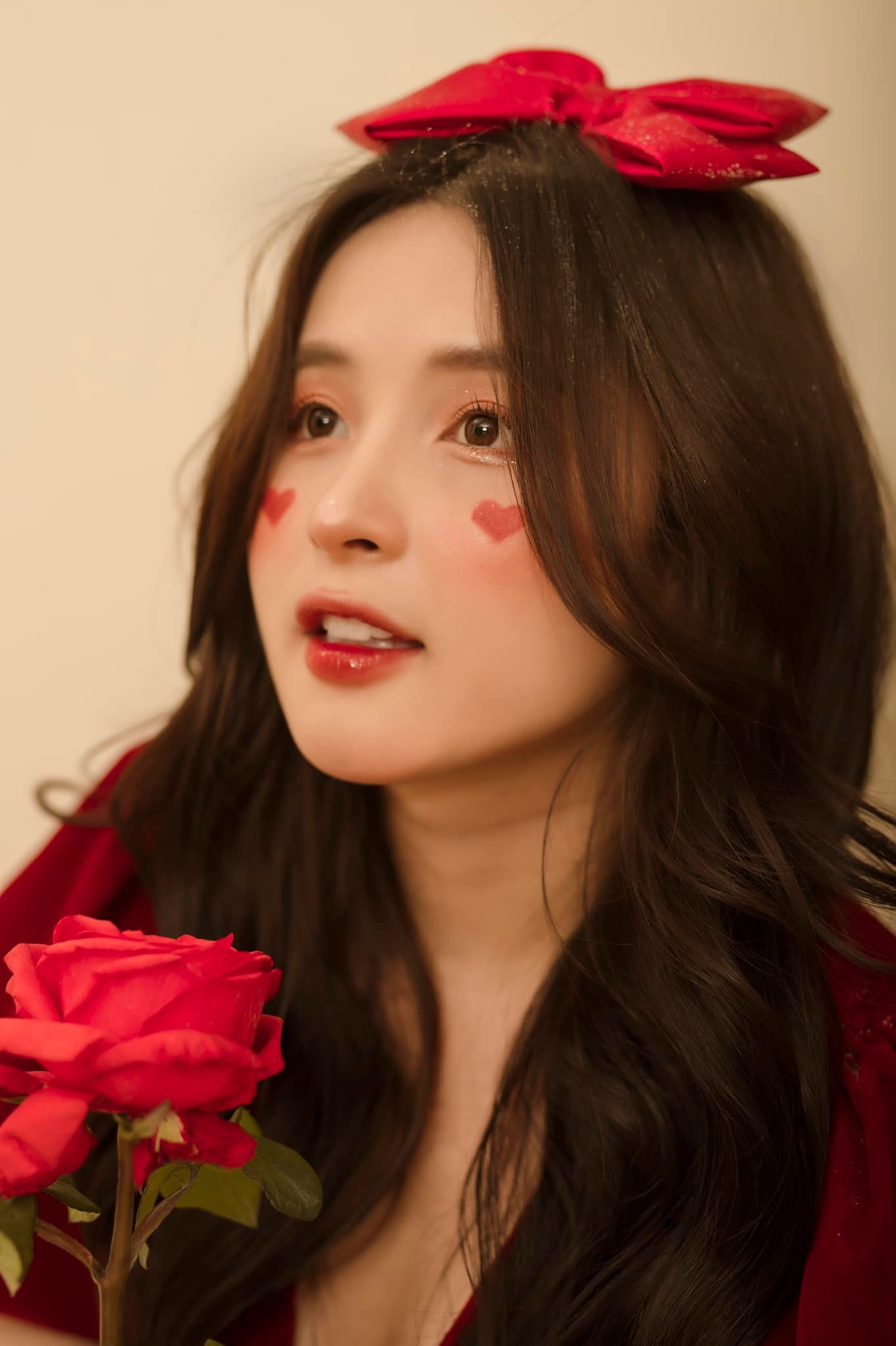 Cô từng là bạn gái tin đồn của cầu thủ Trọng Đại nhưng chưa từng dựa vào đó để đánh bóng tên tuổi.