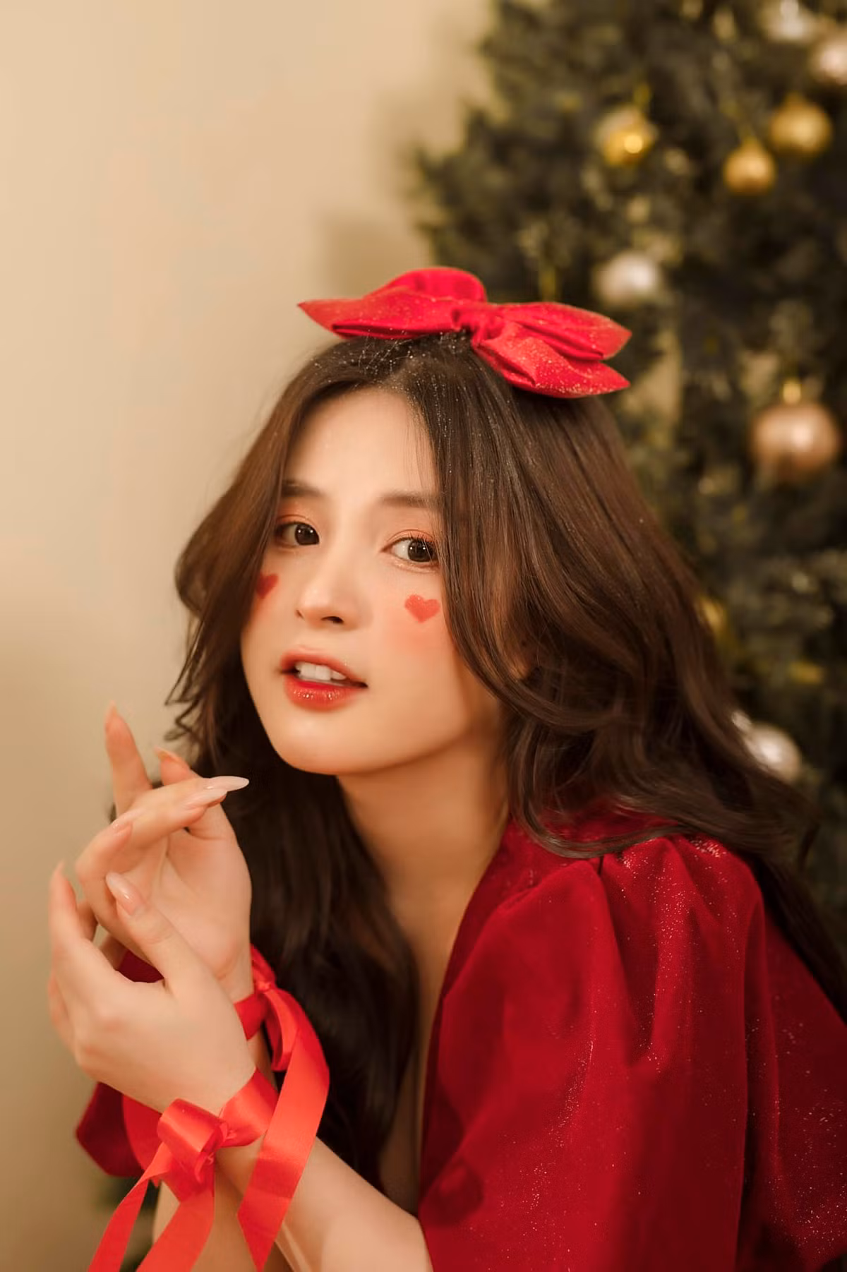 Thảo Nari đã tổ chức lễ ăn hỏi và lễ thành hôn tại gia đình vào cuối năm 2020.