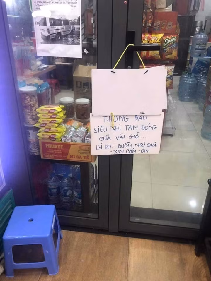 Ngày nay, khi ra đường chúng ta dễ dàng bắt gặp nhiều biển thông báo, bảng báo, nội quy… để nhắc nhở, kêu gọi, chỉ dẫn.