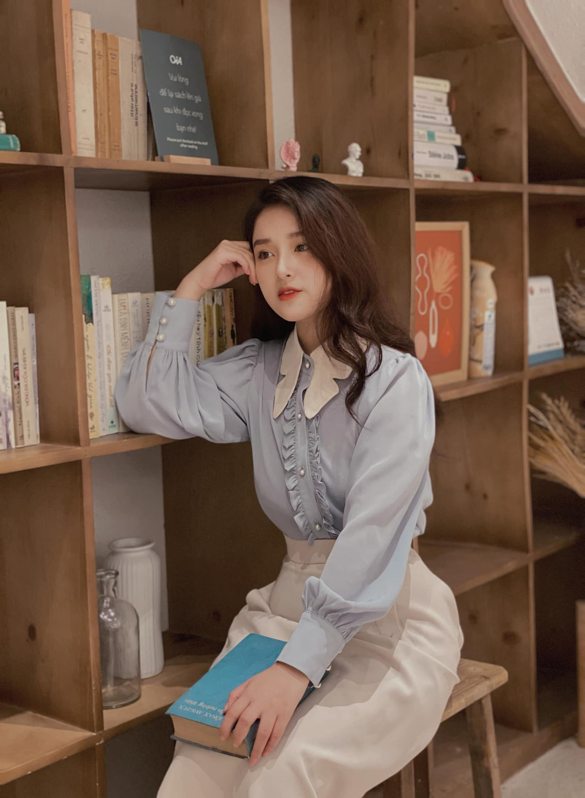 Thanh Nga vừa gây ấn tượng bởi sự giỏi giang, vừa thu hút sự chú ý bởi nhan sắc xinh đẹp.