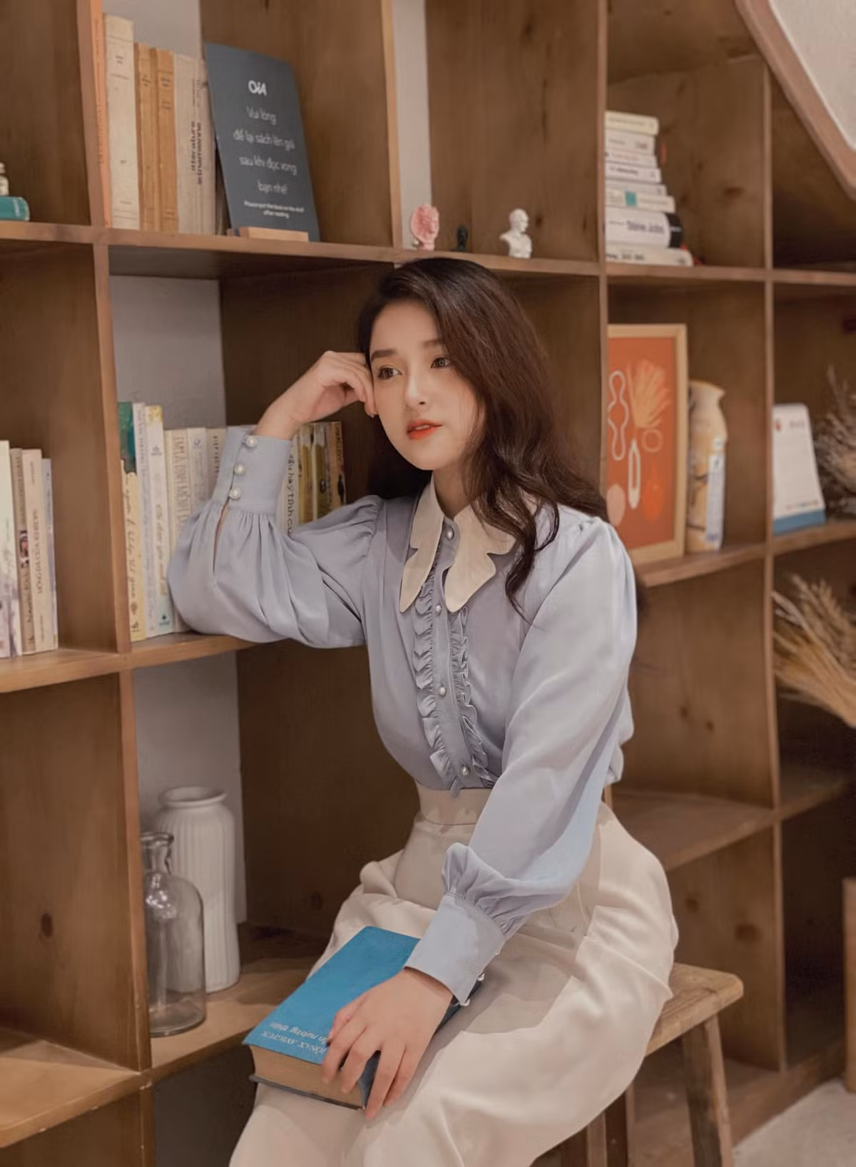 Thanh Nga vừa gây ấn tượng bởi sự giỏi giang, vừa thu hút sự chú ý bởi nhan sắc xinh đẹp.