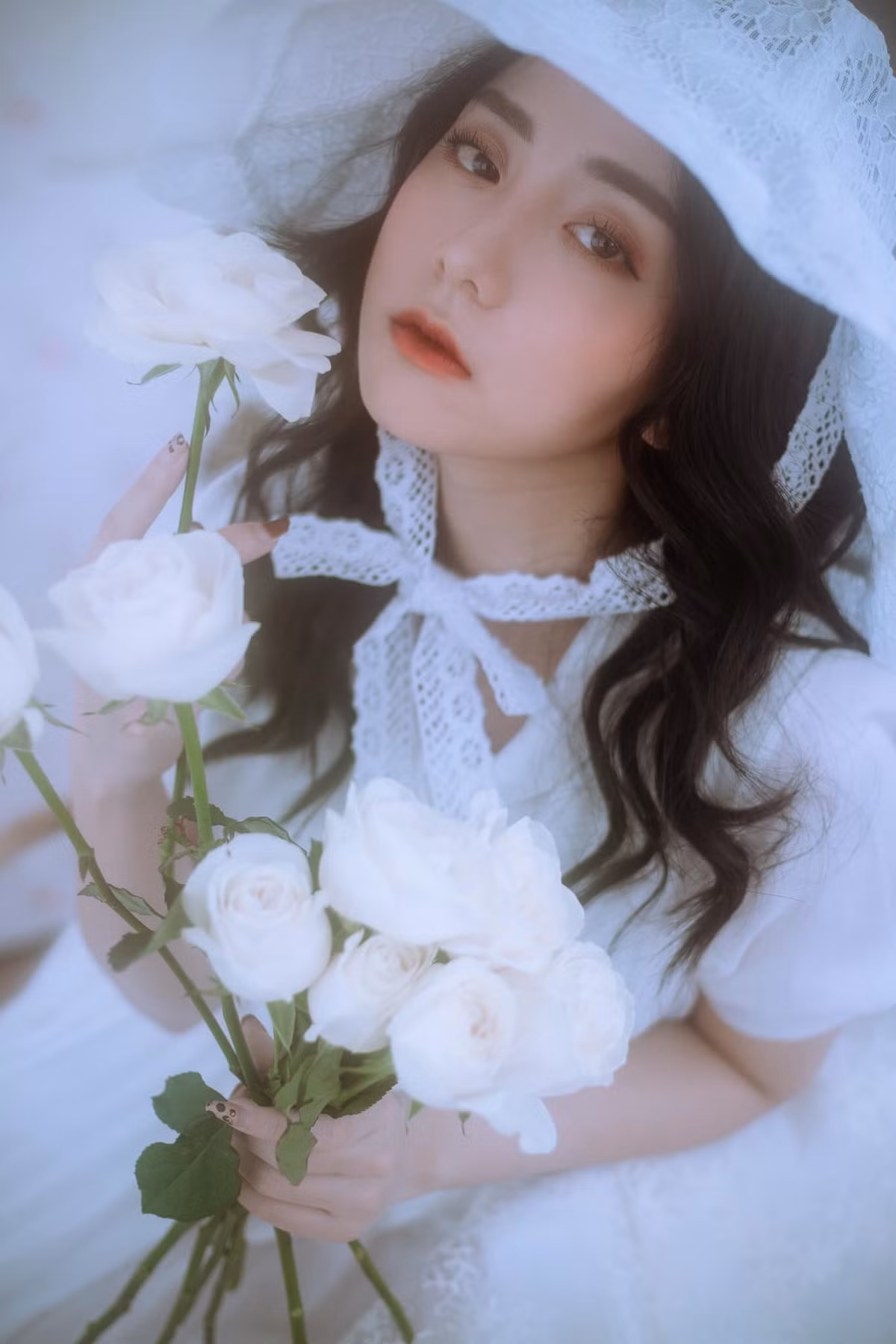 Nhan sắc xinh xắn, duyên dáng của Minh Thu được người hâm mộ khen ngợi nức nở.