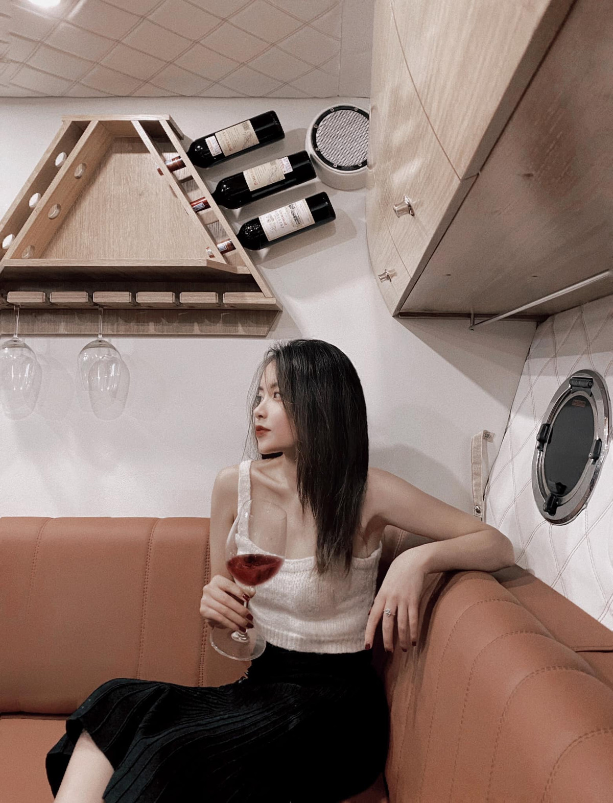 Nữ MC xinh đẹp bén duyên với eSports từ năm 2018 nhờ ngoại hình nóng bỏng và giọng nói truyền cảm.