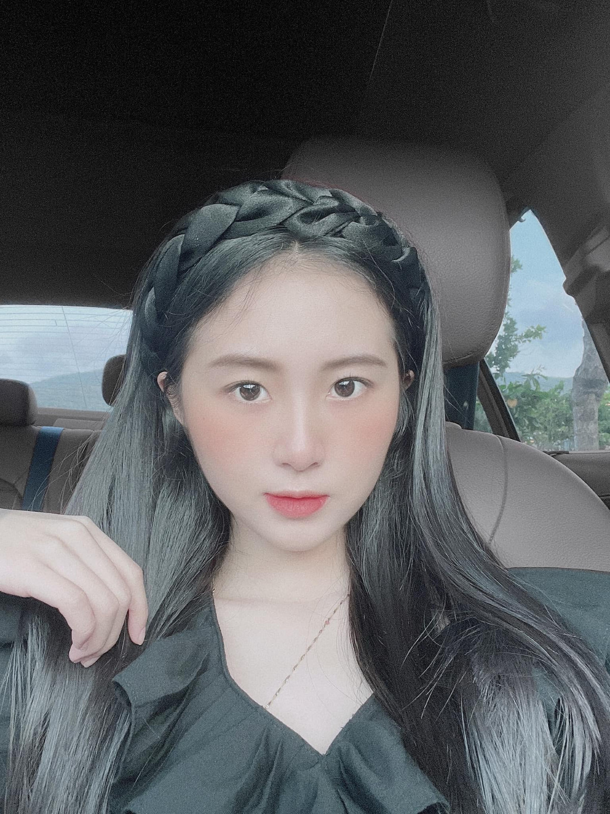 Sự nổi tiếng bất ngờ giúp Nhật Vy chỉn chu hơn từ cách ăn mặc đến cách ứng xử.