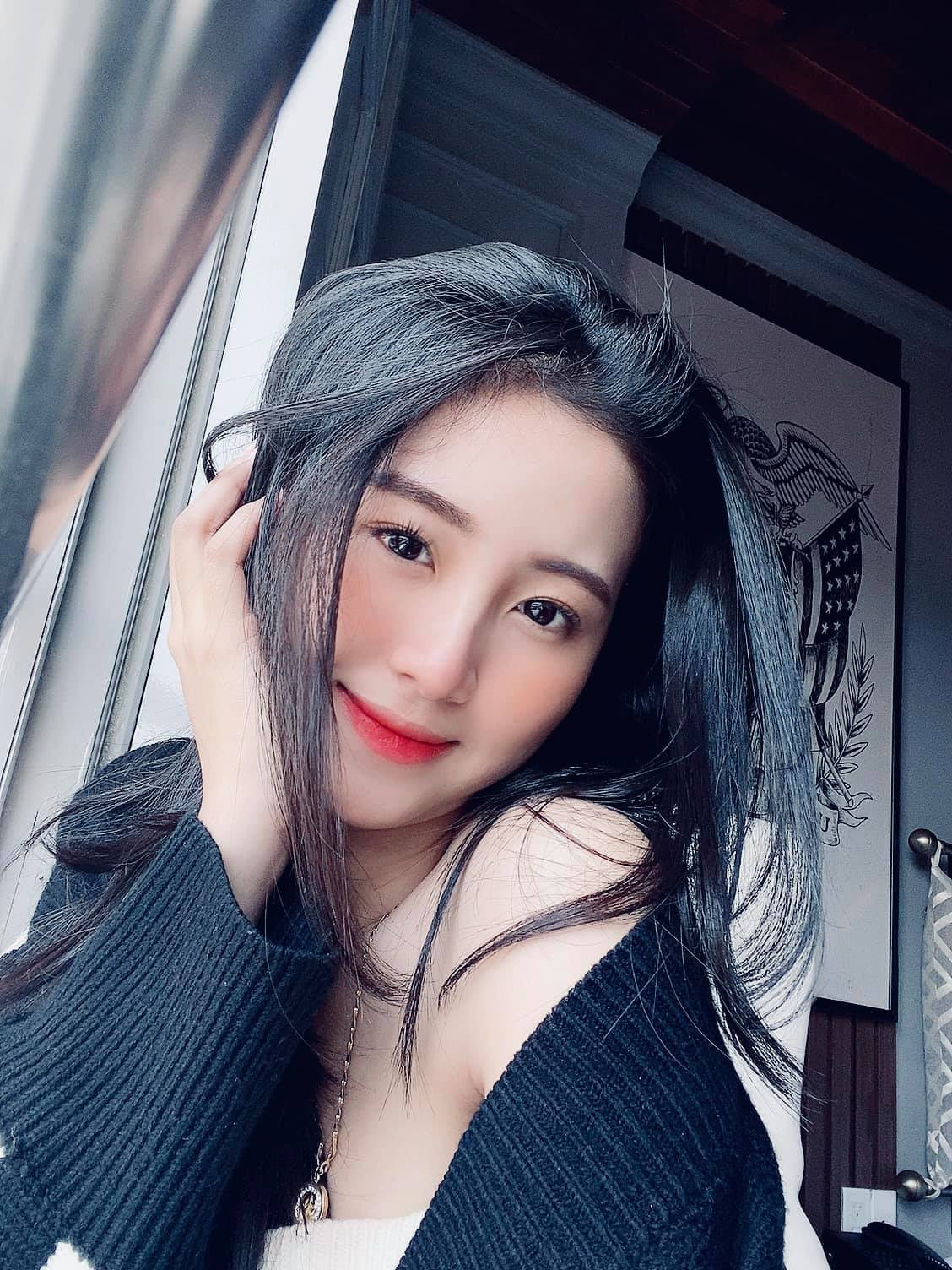 Nhật Vy khá ít khi công khai cuộc sống cá nhân trên Facebook hay Instagram.