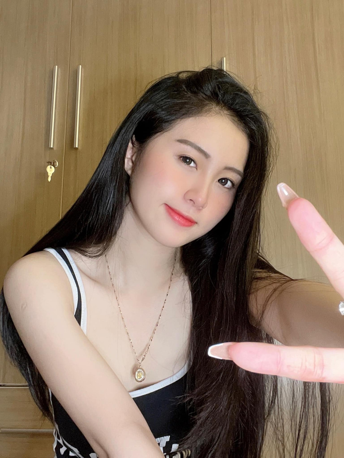 Thái Trần Nhật Vy (sinh năm 2004, Đà Nẵng) là hot girl được biết đến từ đầu năm 2021 nhờ vẻ đẹp thuần khiết, thơ ngây ở tuổi 17.