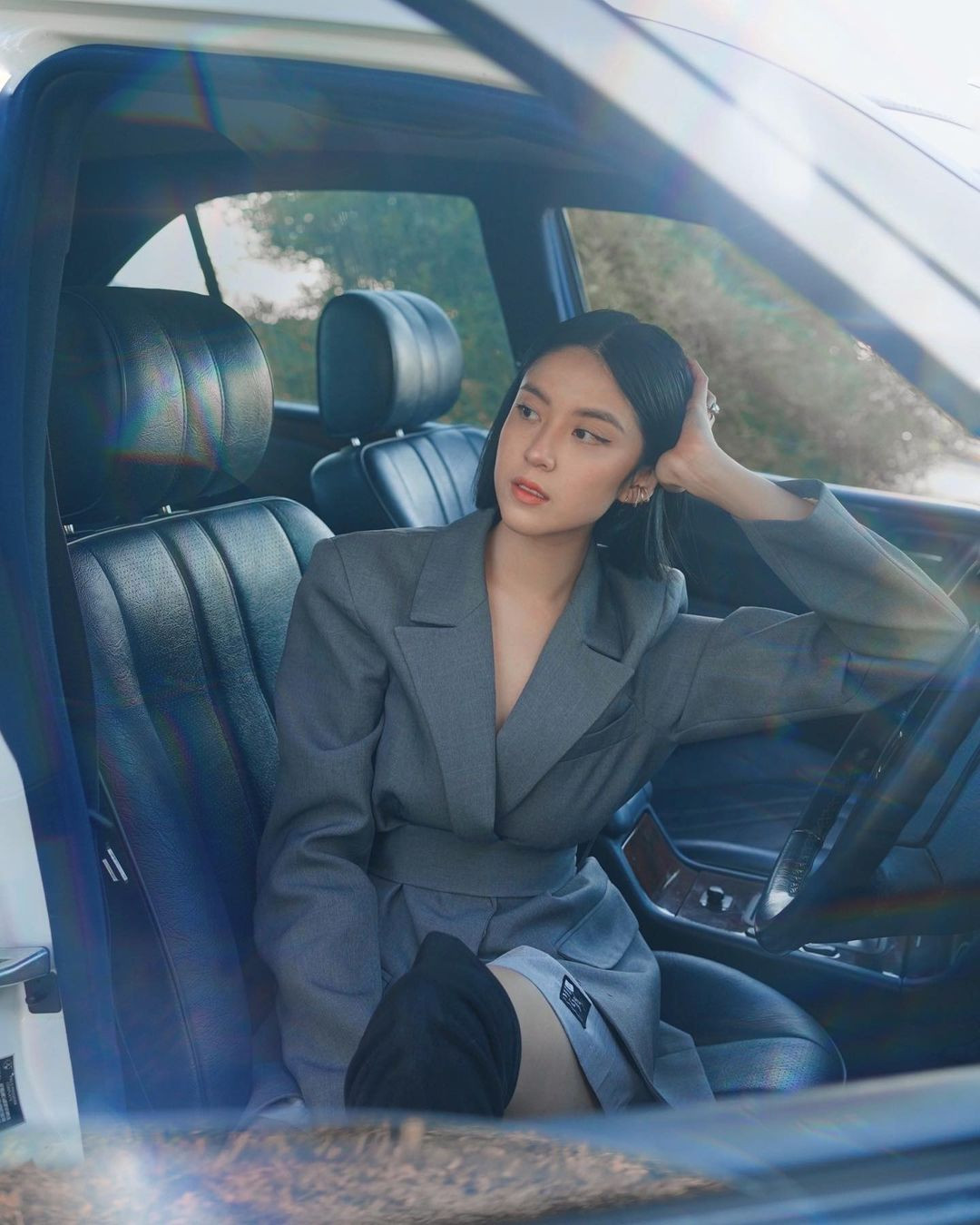 Zoen Tay là con gái của chủ sở hữu Aesthetic Beauty &amp; Slimming Studio, thành lập năm 1991. Nhờ đó, cô được truyền cảm hứng về niềm đam mê với ngành chăm sóc sắc đẹp.