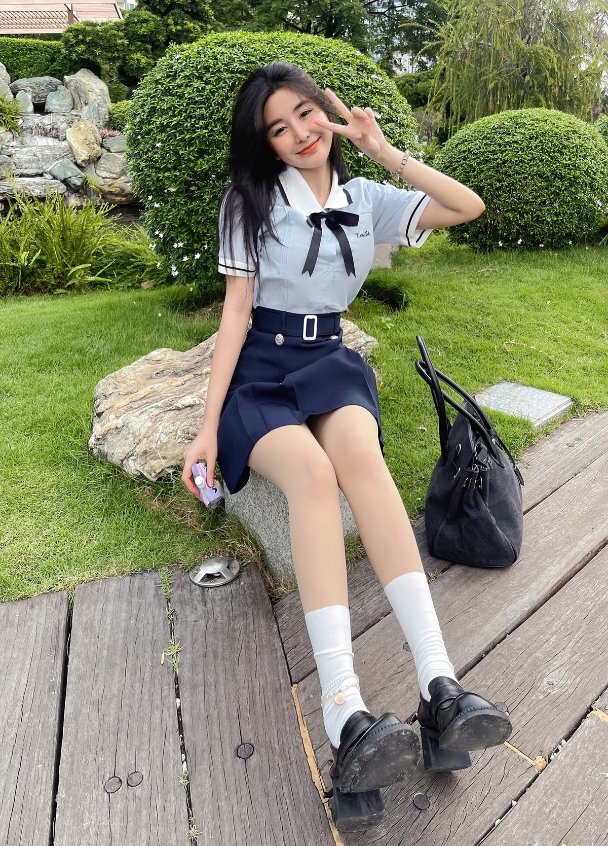 Ngọc Trân sở hữu lượt theo dõi "khủng" trên cả Facebook và Instagram.