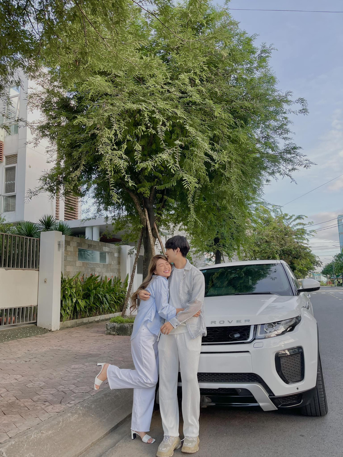 Nhiều netizen lúc đó cũng soi ra, kể từ sau khi có cơ hội được hợp tác cùng Sơn Tùng ở một dự án phim ngắn, An Vy đã có nhiều động thái lạ như ít tham gia hoạt động cùng nhóm.