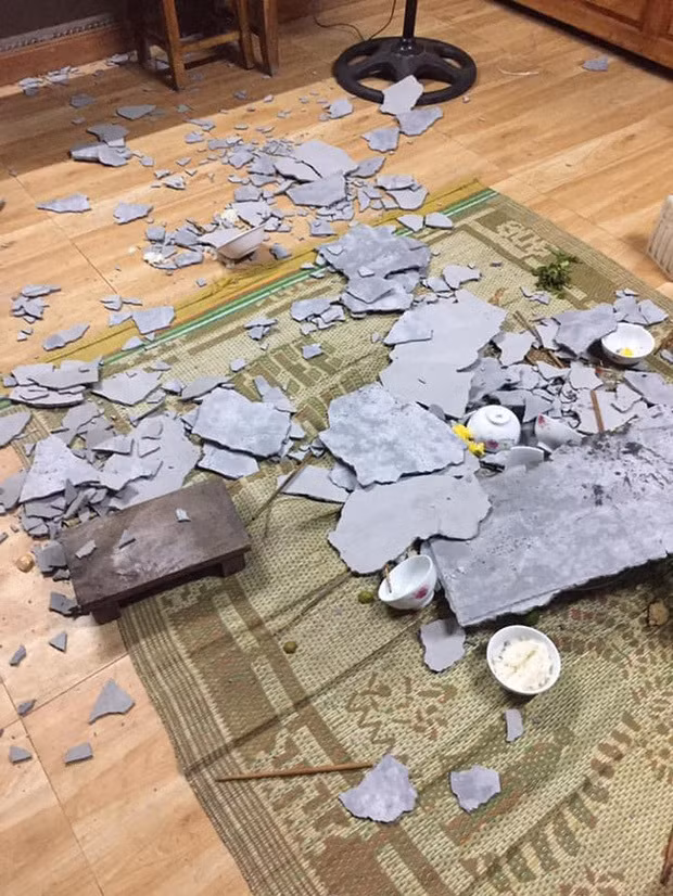 Mâm cơm nóng hổi đã dọn sẵn nhưng vẫn tanh bảnh như thường.