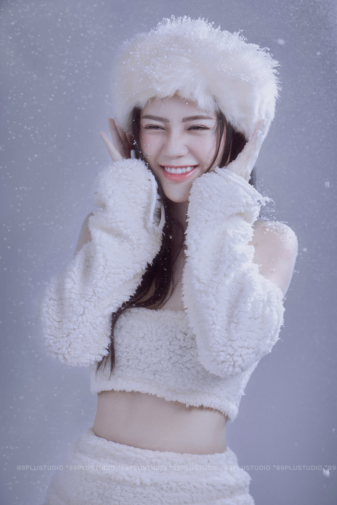 Vào năm 2019, khi mà sự nghiệp đang ở thời kỳ đỉnh cao thì Linh bất ngờ thông báo lên xe hoa trong sự tiếc cuối của fan nam.