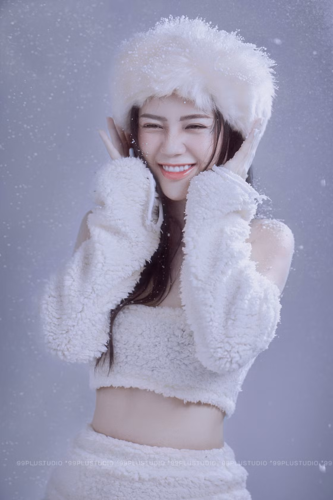 Vào năm 2019, khi mà sự nghiệp đang ở thời kỳ đỉnh cao thì Linh bất ngờ thông báo lên xe hoa trong sự tiếc cuối của fan nam.