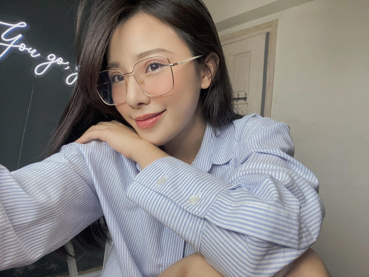 Cô nàng đã khiến cộng đồng game thủ thương nhớ khôn nguôi bởi nụ cười tỏa nắng, tính cách thân thiện và luôn tràn đầy năng lượng.