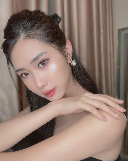 Nhờ khả năng diễn xuất mà 9X được nhiều thương hiệu thời trang nổi tiếng săn đón. Ảnh: IGNV