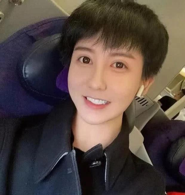 Gương mặt anh chàng không còn làm mọi người hoảng hốt như xưa. Theo đó, mặt Lưu Tử Thần trông đầy đặn, tròn trịa hơn.