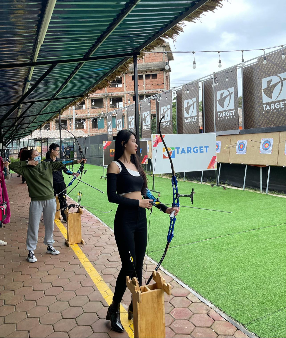 Mới đây những hình ảnh về một nữ cung thủ người Việt làm cư dân mạng chao đảo bởi nhan sắc quá xinh đẹp.