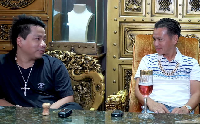 Mới đây, Khoa Pug bất ngờ đăng bài viết khá dài, nói về việc mình bị bạn bè lừa gạt, lợi dụng. Dù anh không chỉ đích danh là ai nhưng mọi người đều đổ dồn nghi vấn về nhân vật mà Khoa Pug ám chỉ là Johnny Đặng.