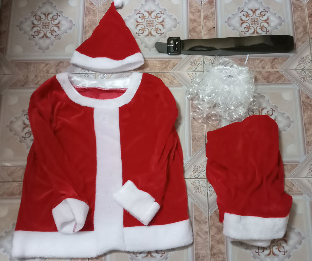 Ngày ấy bộ đồ phổ biến tới nỗi cả một đám bạn cùng đi chơi Noel là cùng nhau mặc. Ảnh: Tổng hợp