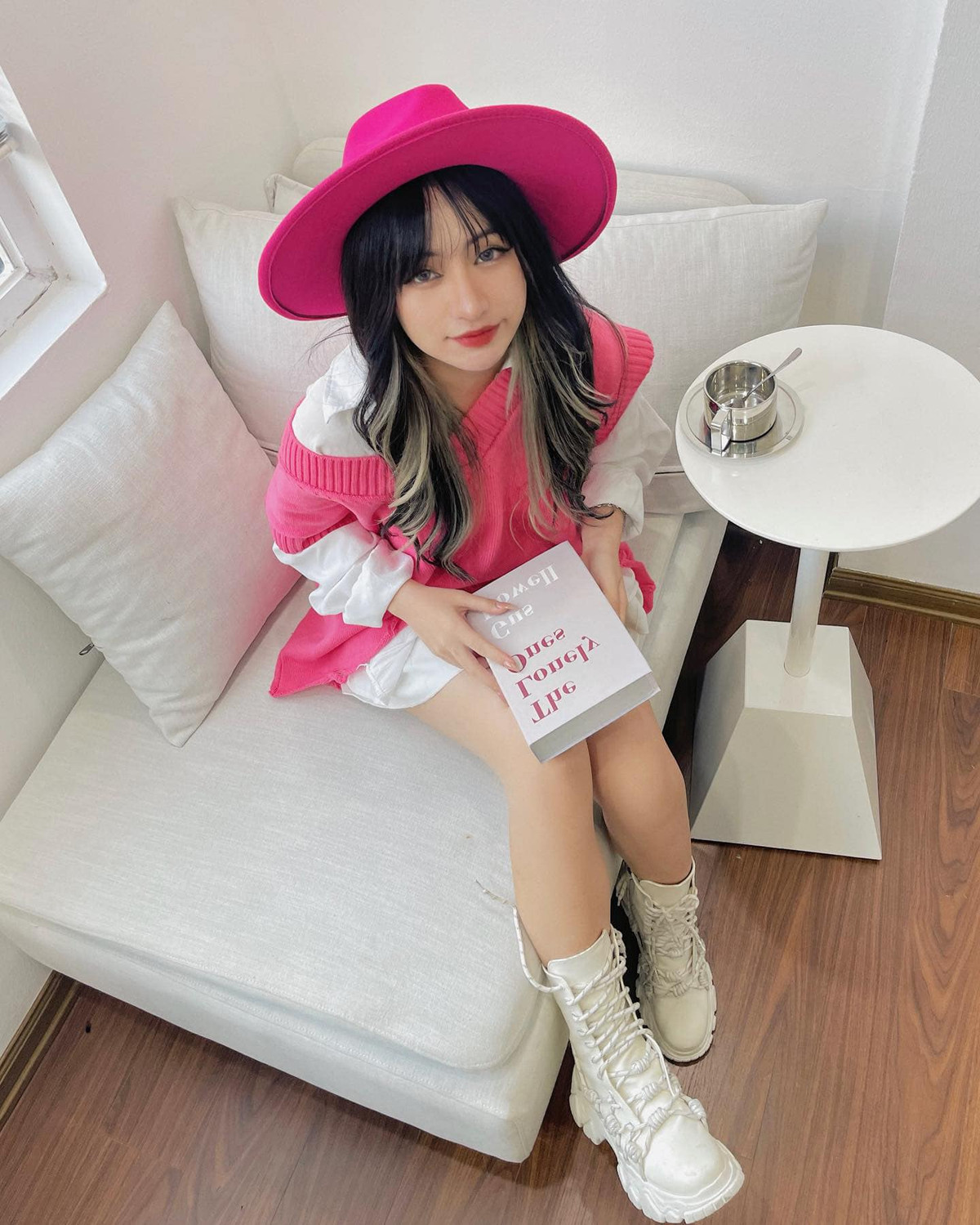 Nhưng điều gây được ấn tượng với mọi người nhất vẫn là phong thái nhí nhảnh, hồn nhiên của Vân.