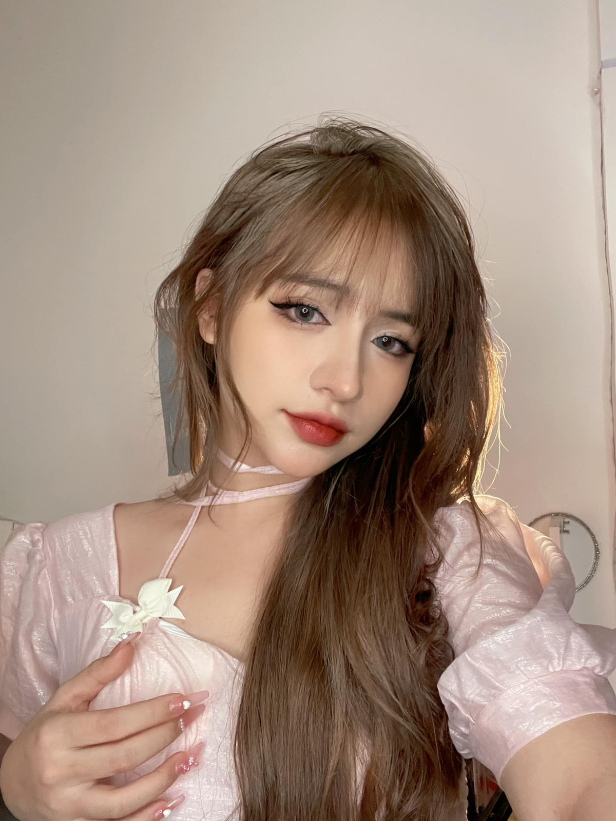 Cô gái trẻ cũng tiết lộ mức thu nhập bản thân kiếm được, theo đó Thanh Vân từng kiếm khoảng 100 triệu đồng/ tháng, còn mức trung bình thì khoảng 30-50 triệu đồng/ tháng.