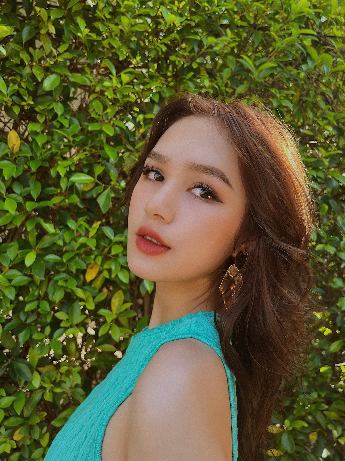 Sau khi theo Xemesis bỏ cuộc chơi, hot girl Xoài Non lại càng nhận về nhiều sự quan tâm của cư dân mạng.