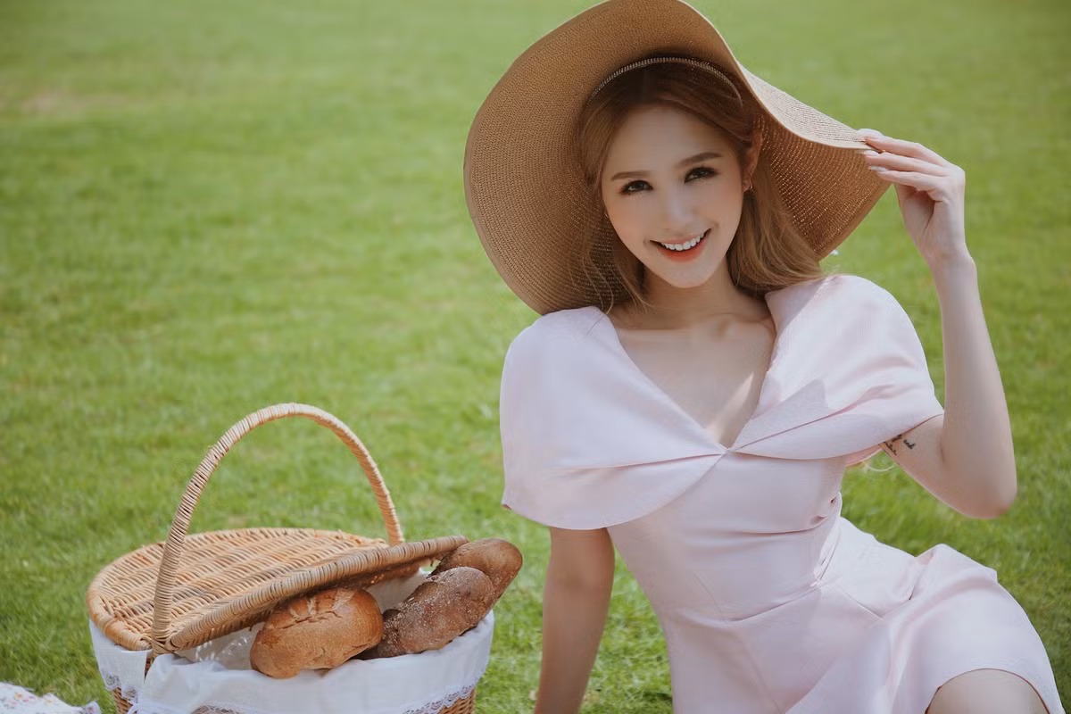 Trên trang cá nhân, Xoài Non cũng chịu khó chia sẻ cuộc sống hôn nhân, gia đình với mọi người bằng chuyên mục Q&amp;A ở Instagram.