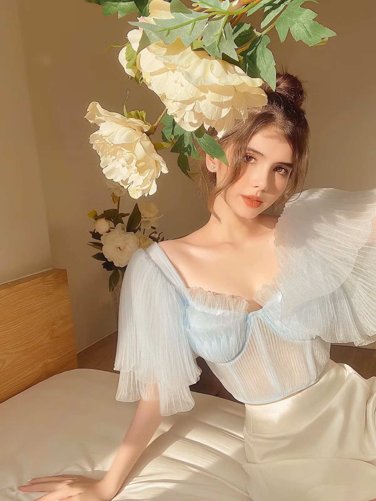 Xuân Mai đang sở hữu gần 1 triệu người theo dõi trên các trang mạng xã hội. Kênh TikTok của cô có tới 5 triệu lượt thích.