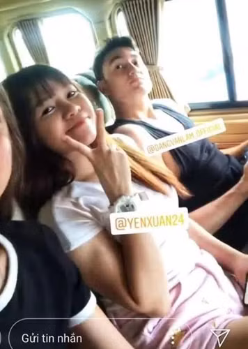 Dù cho hiện tại, thủ môn Đặng Văn Lâm hay Yến Xuân vẫn chưa lên tiếng chính thức xác nhận mối quan hệ nhưng các nhìn các dấu hiệu trên cũng đủ để biết hai người là 1 cặp. Ảnh: Tổng hợp