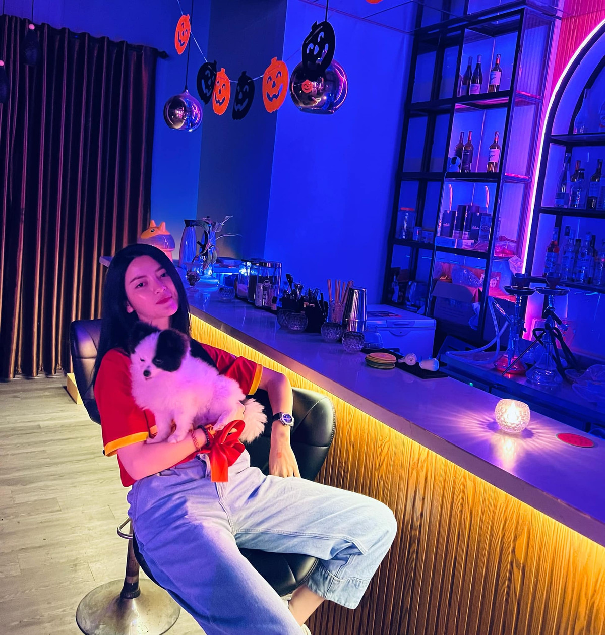 Thời gian qua, cầu thủ Quang Hải vướng nghi vấn hẹn hò với Chu Thanh Huyền nhưng không để lộ bất cứ "hint" nào.