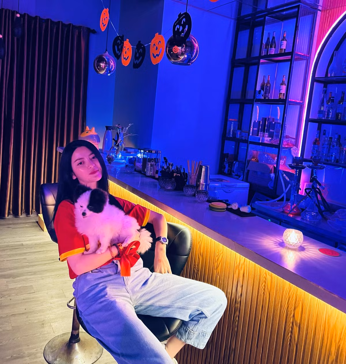 Thời gian qua, cầu thủ Quang Hải vướng nghi vấn hẹn hò với Chu Thanh Huyền nhưng không để lộ bất cứ "hint" nào.