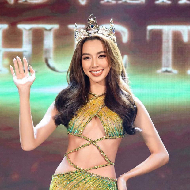 Vương miện Miss Grand International 2021( Hoa hậu Hòa bình Thế giới) đã tìm được chủ nhân và cái tên được xướng lên là đại diện đến từ Việt Nam - Nguyễn Thúc Thùy Tiên.