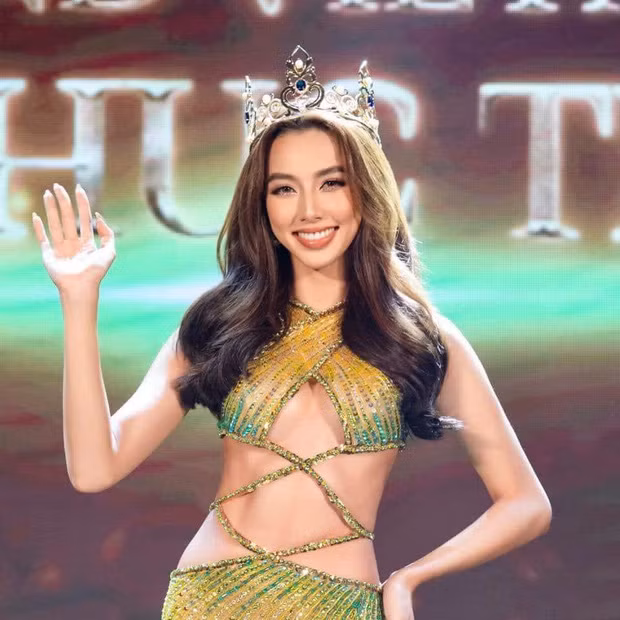 Vương miện Miss Grand International 2021( Hoa hậu Hòa bình Thế giới) đã tìm được chủ nhân và cái tên được xướng lên là đại diện đến từ Việt Nam - Nguyễn Thúc Thùy Tiên.