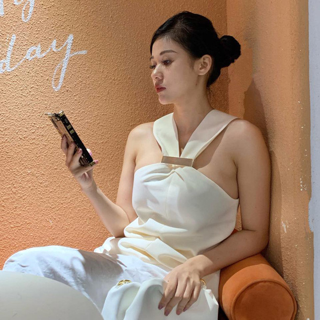 Năm 2018, Giang Hà khiến nhiều người đồng cảm khi lên tiếng chia sẻ về cuộc tình bi đát của mình trong quá khứ. Tuy nhiên hiện tại, cô đã tìm được cho mình một "bến đỗ" bình yên.