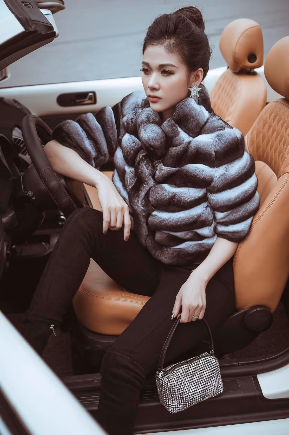 Trải qua nhiều biến cố trong cuộc sống nên Giang Hà gần như kín tiếng hơn trên MXH, chỉ tập trung kinh doanh.