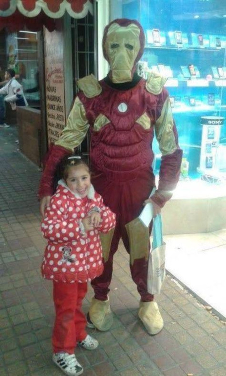 Iron Man này có vẻ đã phải trải qua một ngày làm việc mệt mỏi.